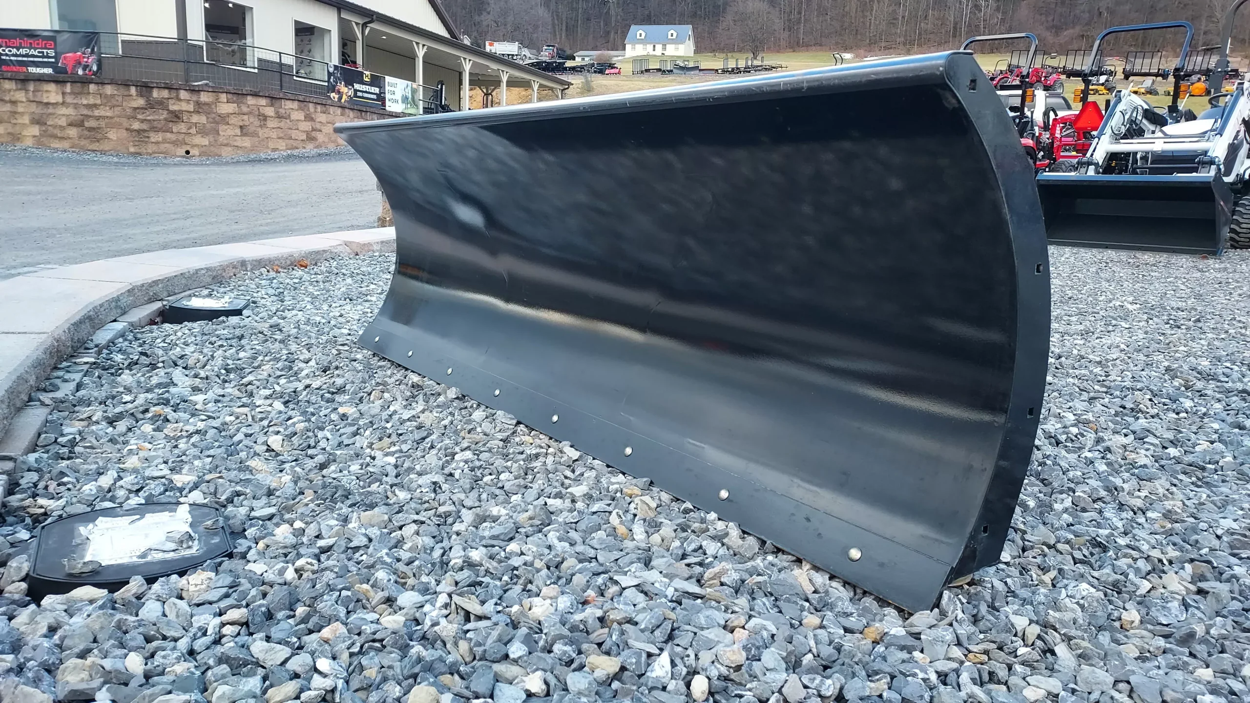 MAHINDRA 72" VANTAGE Snow Blade BER700627