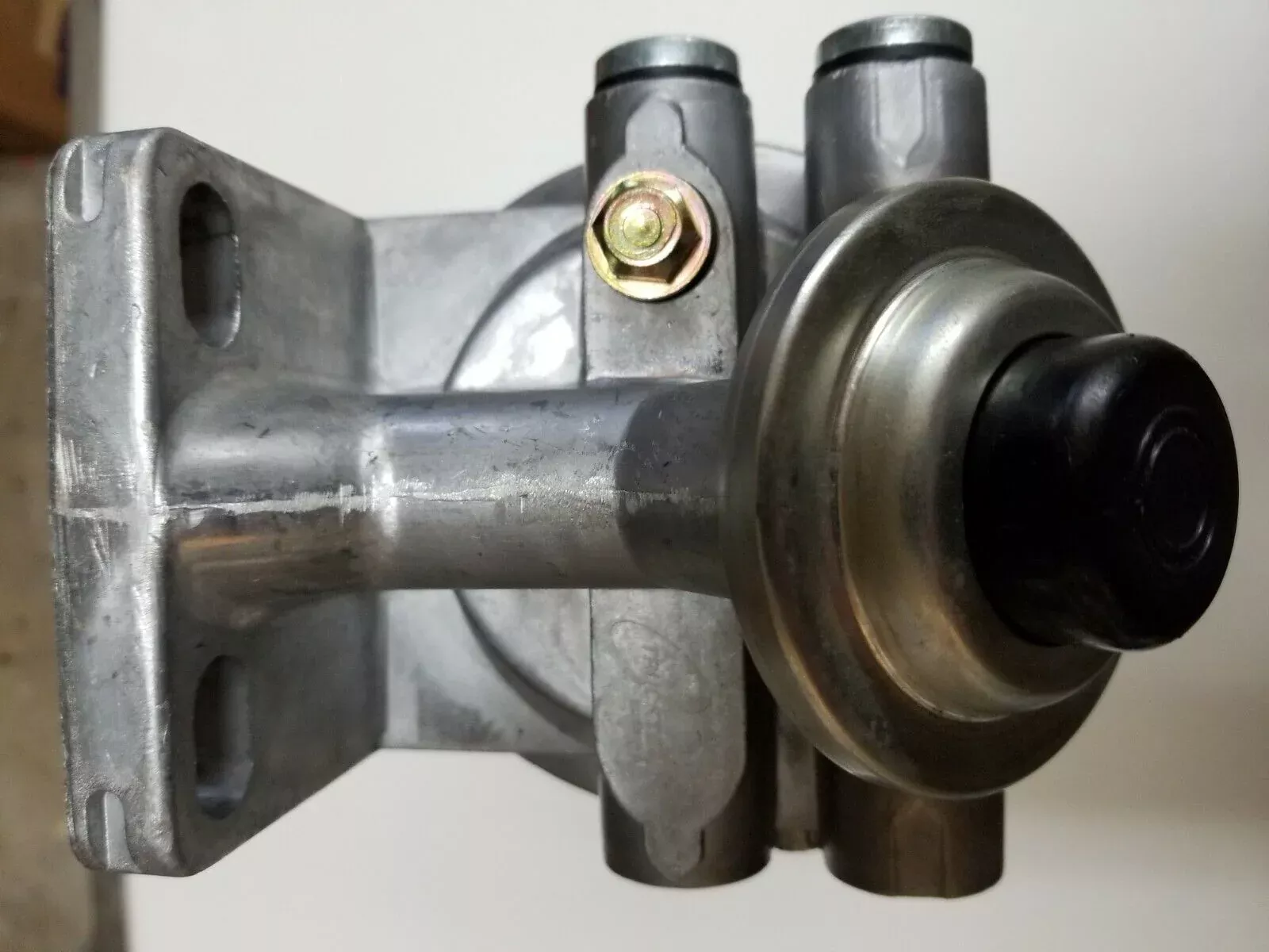 Water Separator/Priming Pump Fits Volvo Roller Compactor SD110, SD110B