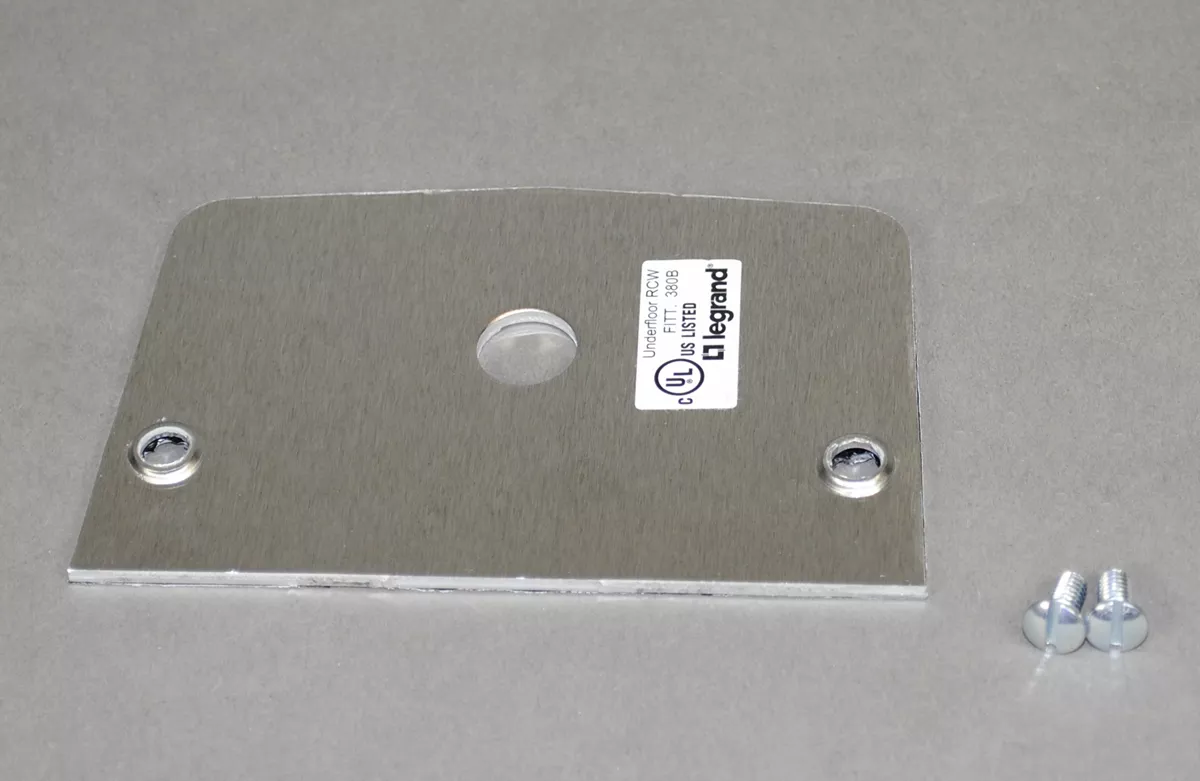 Wiremold 500SP-1/2 Face Plate, 1/2" Opening, 500-Series