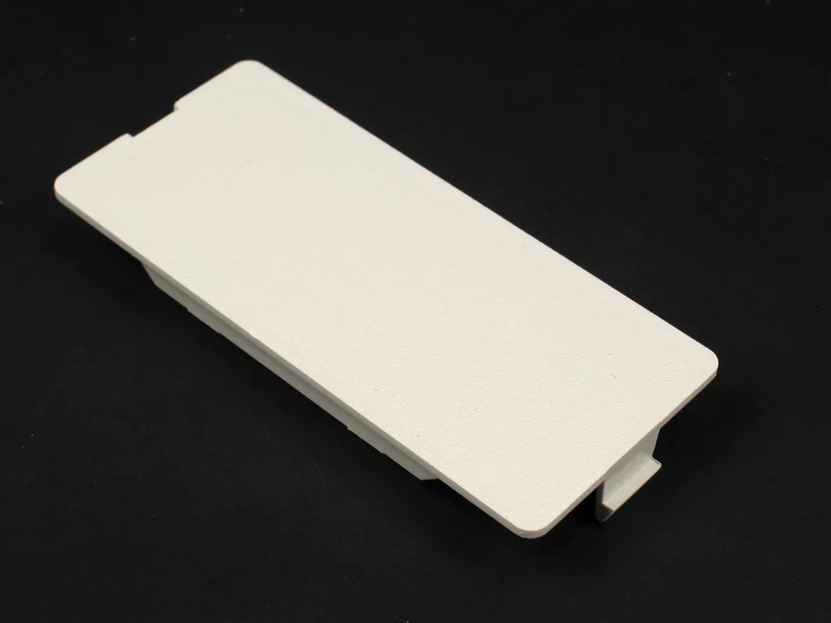 Wiremold 5507B Non-Metallic Blank Ivory Faceplate